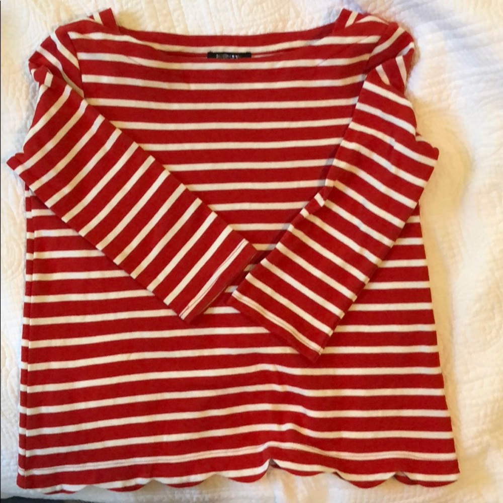 Scalloped Edge Top, Small